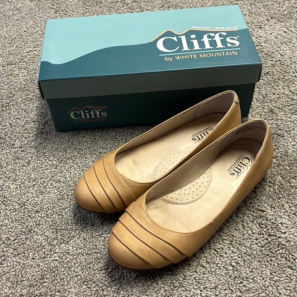 Cliffs Clara size 8 - EUC!